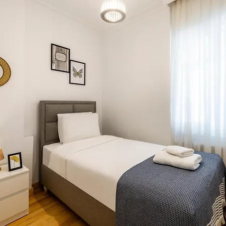 Georgeus 3 Bedrooms *