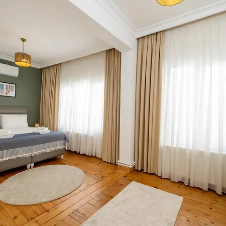 Georgeus 3 Bedrooms *