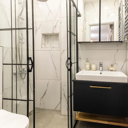Georgeus 3 Bedrooms Apartamento *